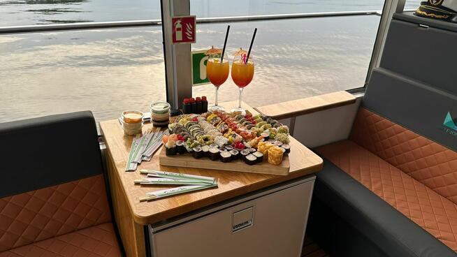 Rejsy po jeziorze Drwęckim kanale Ostródzko-Elbląskim Czarte