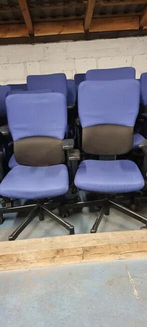 Fotel biurowy fotel obrotowy Steelcase LetsB niebieski