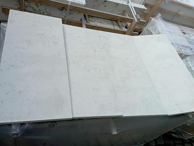 Płytki marmurowe BIANCONE pasy 1,5 cm szczotka