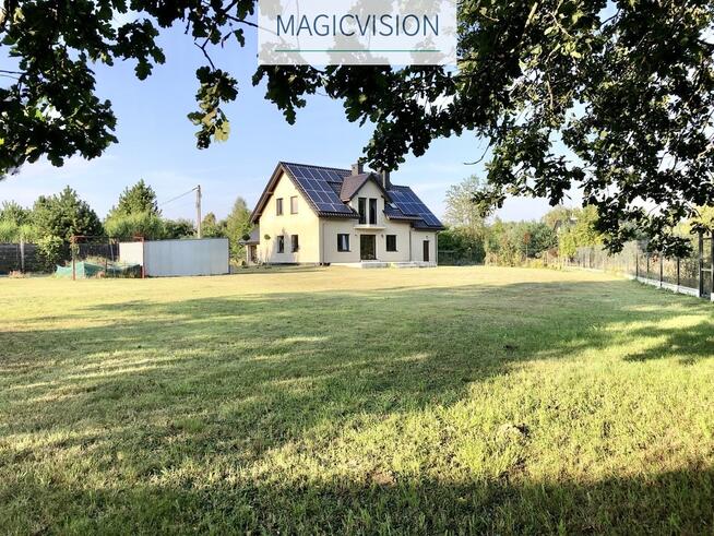 Nowoczesna willa w Woli Batorskiej na 22ar