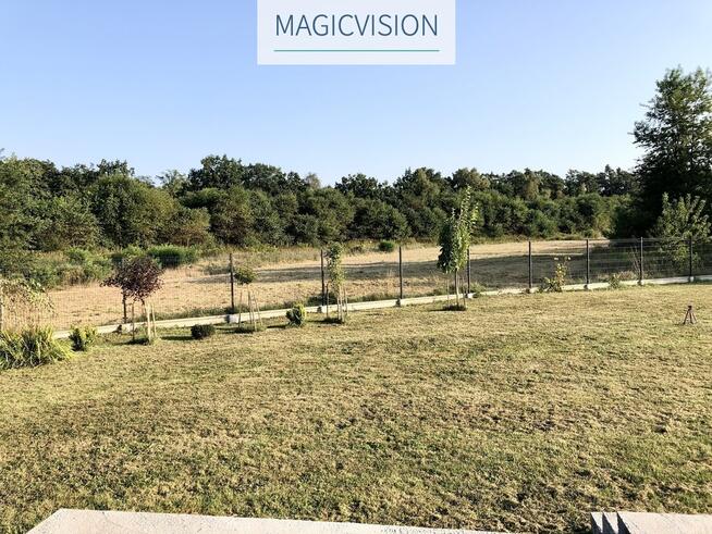 Nowoczesna willa w Woli Batorskiej na 22ar