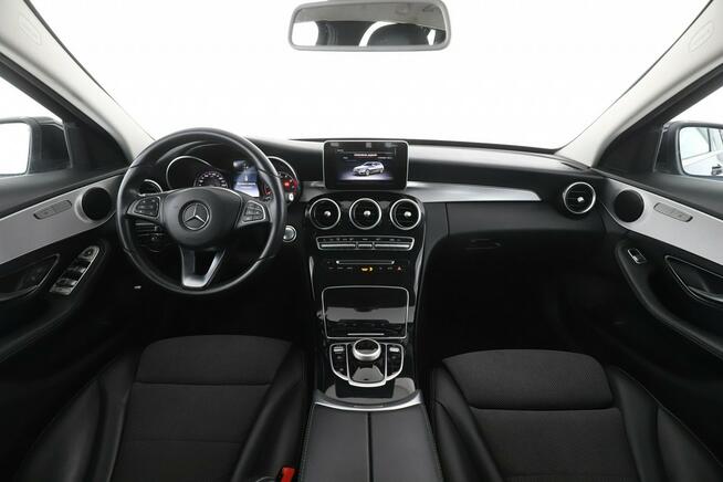 Mercedes C 180 FV23 9G-Tronic Avantgarde Klima Navi Tempomat Grzane Fotele Kamera LED