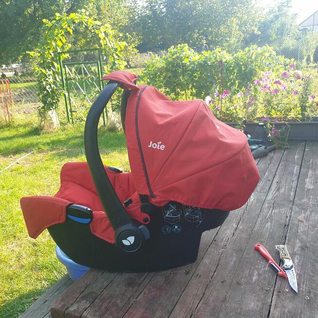 Nosidełko samochodowe dla maluszka