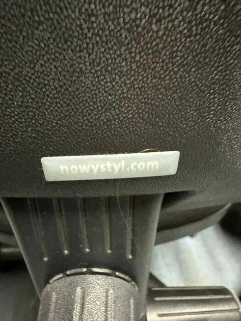 Fotel biurowy czarny fotele biurowe Nowy Styl Bravo