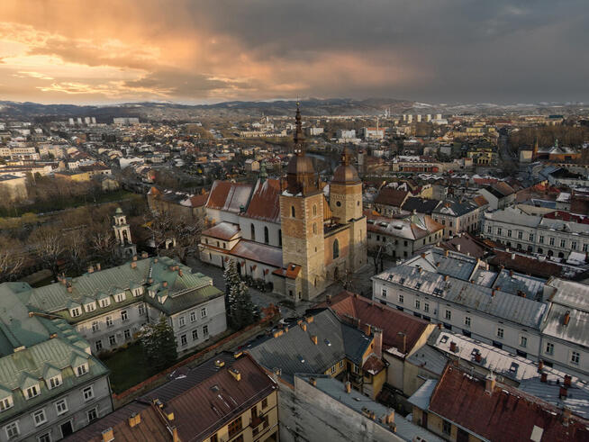 Fotografia nieruchomości - tradycyjna i z drona