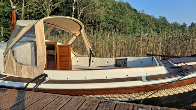 Łódź elektryczna viva prestige cabin 610