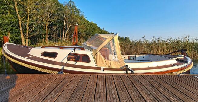 Łódź elektryczna viva prestige cabin 610