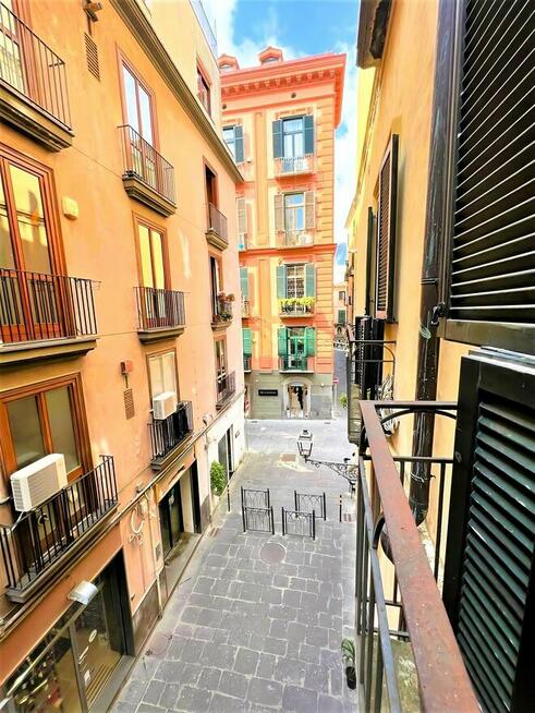 Mieszkanie w kamienicy, Piazza Portanova Salerno