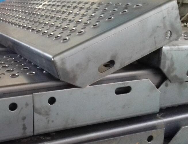 Stopień perforowany