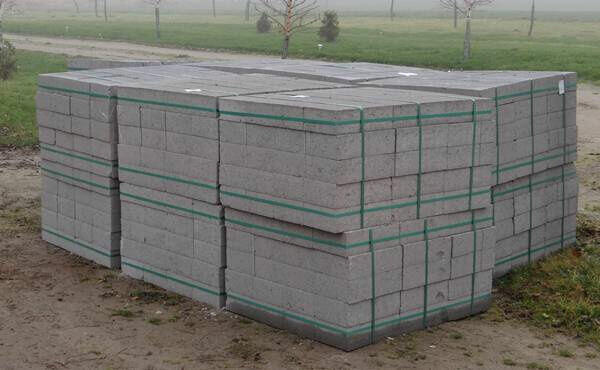 Bloczek betonowy fundamentowy M-6 ( B-15 ) kl.15 38x24x12cm