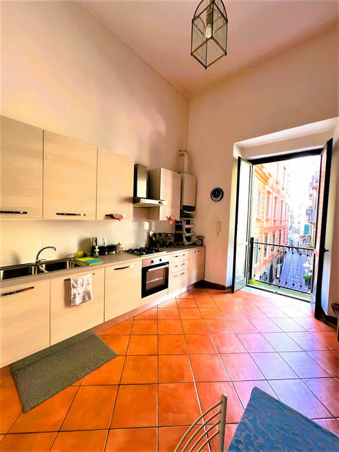 Mieszkanie w kamienicy, Piazza Portanova Salerno