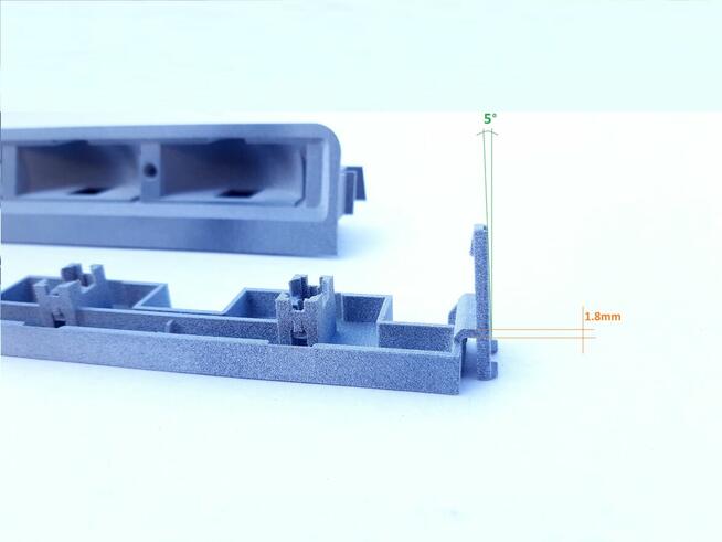 Podstawa i lustro dla lampy hamowania Mercedes R129 SL A124