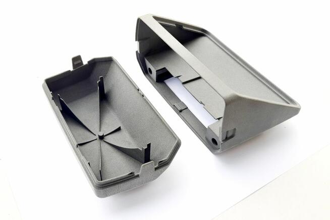 Obudowa i szyba lampy hamulca dla Mercedes C124 W126 W201