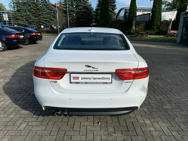 Jaguar XE 2.0d 180 KM