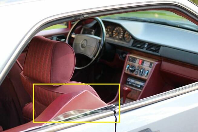 Nowa osłona pokrywa tapicerka Mercedes W124 Coupe boczek