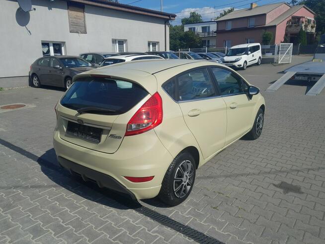 Ford Fiesta 1.6i GHIA SPECJAL stan BDB bezwypadkowy