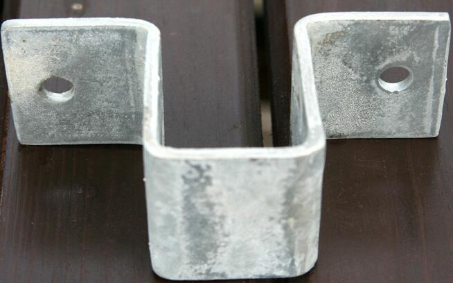 Mocowanie słupka do fundamentu ściany 60x40 40x60 obejma