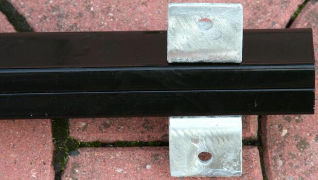 Mocowanie słupka do fundamentu ściany 60x40 40x60 obejma