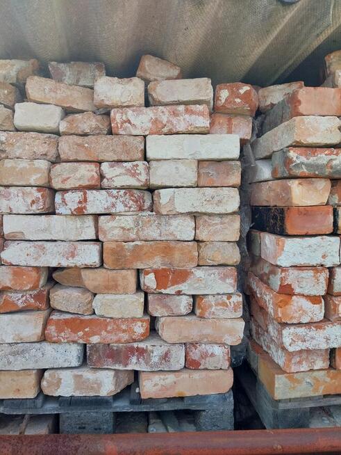 sprzedam starą cegłe czerwoną z rozbiurki domu