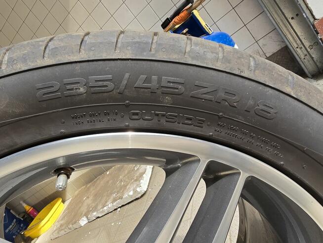 4 sztuki Mercedes AMG Felgi 18 z Oponami Nokian