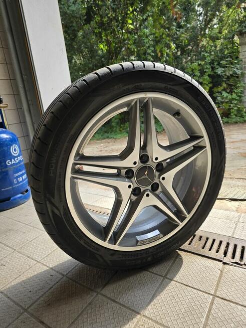 4 sztuki Mercedes AMG Felgi 18 z Oponami Nokian