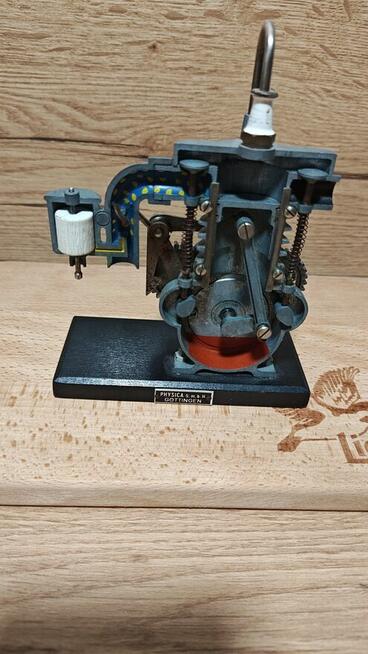 Funkcjonalny model silnika 2t. Unikat