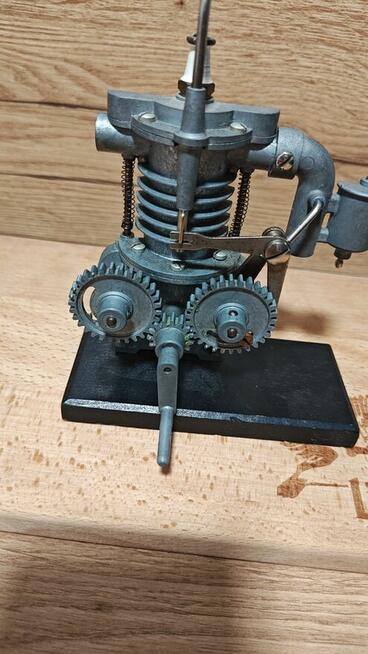 Funkcjonalny model silnika 2t. Unikat