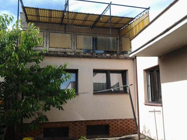 Dom wolnostojący ,garaże, hala usługowa