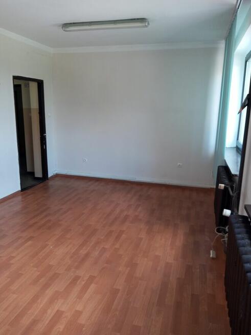 PKS S.A. w Kłodzku wynajmie pomieszczenie biurowe 19,25 m2
