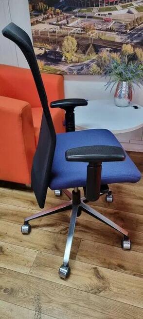 Fotel obrotowy Bejot krzesło fotele do biur szkół recepcji
