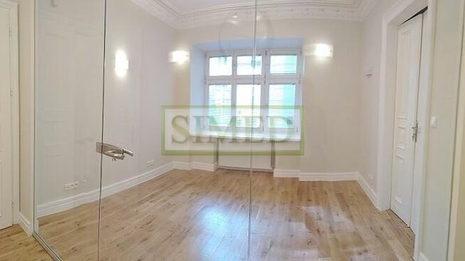 Parter w oficynie , zabytkowa kamienica,dostep24h