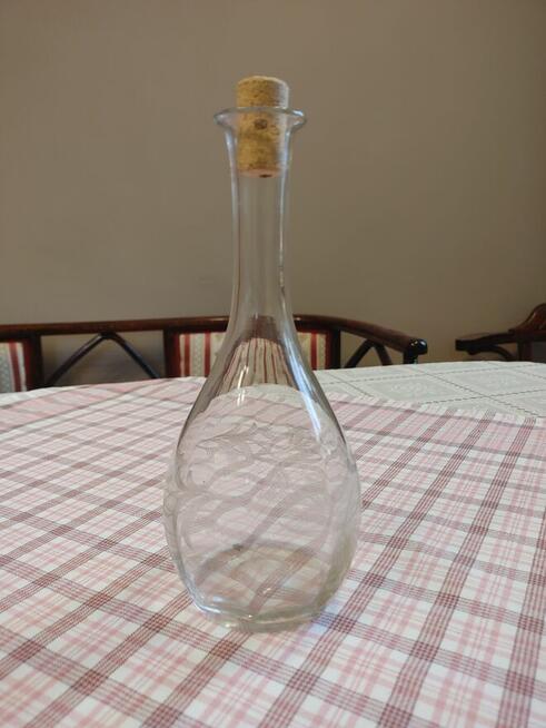 Karafka szklana ze szlifem roślinnym – okres międzywojenny