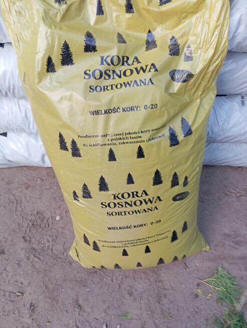 Kora sosnowa workowana sortowana w workach 80 litrów