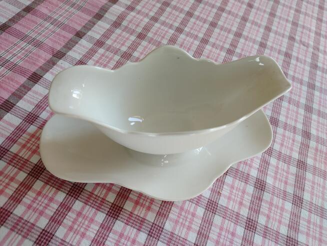 Sosjerka antyczna z białej porcelany Giesche