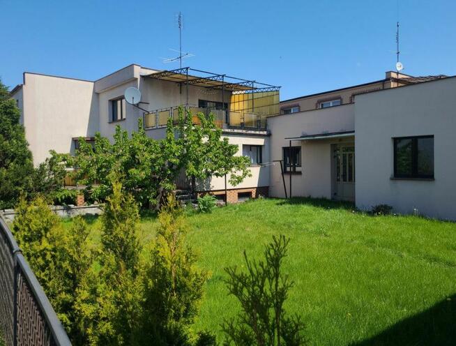 Dom wolnostojący ,garaże, hala usługowa