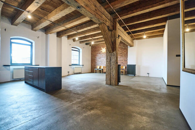 Krakowska- biura, mikroapartamenty 2320 m2