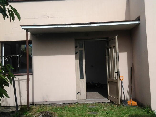 Dom wolnostojący ,garaże, hala usługowa