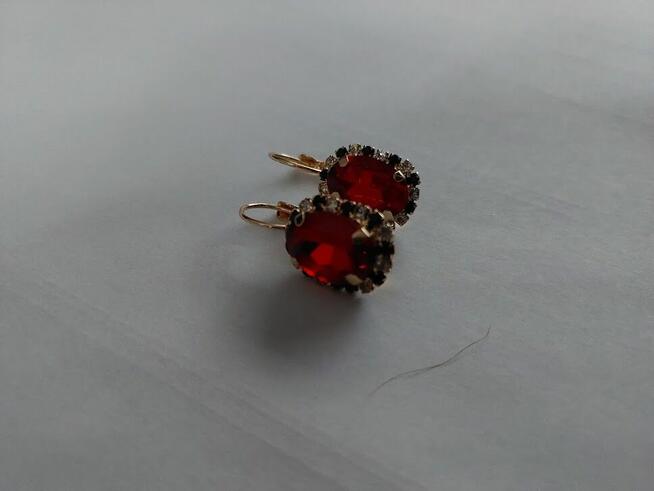 Kolczyki pozłacane z czerwonym kamieniem