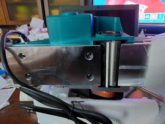 Strug elektryczny (hebel)