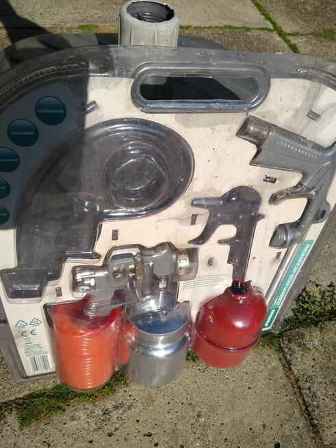 Pistolet i zestaw do malowania natryskowego, 85 zł.