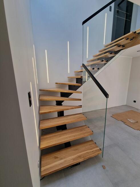 schody stalowe LOFT pod wymiar wewnętrzne zewnętrzne