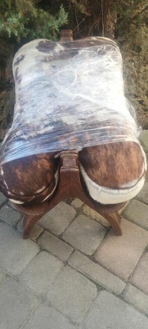 Podnóżki drewniane obite skórą