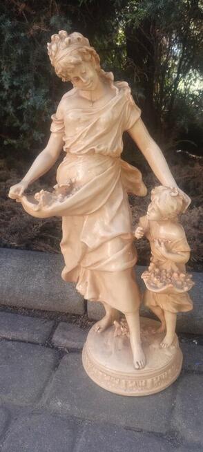 Figury kobiety -mezczyzna wykonane z masy