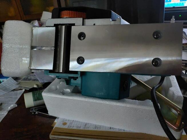 Strug elektryczny (hebel)