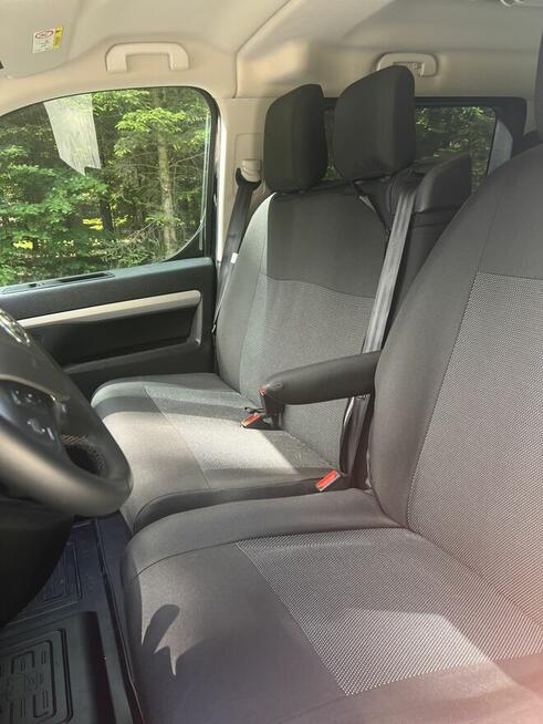 Wynajem busa z dodatkowym wyposażeniem