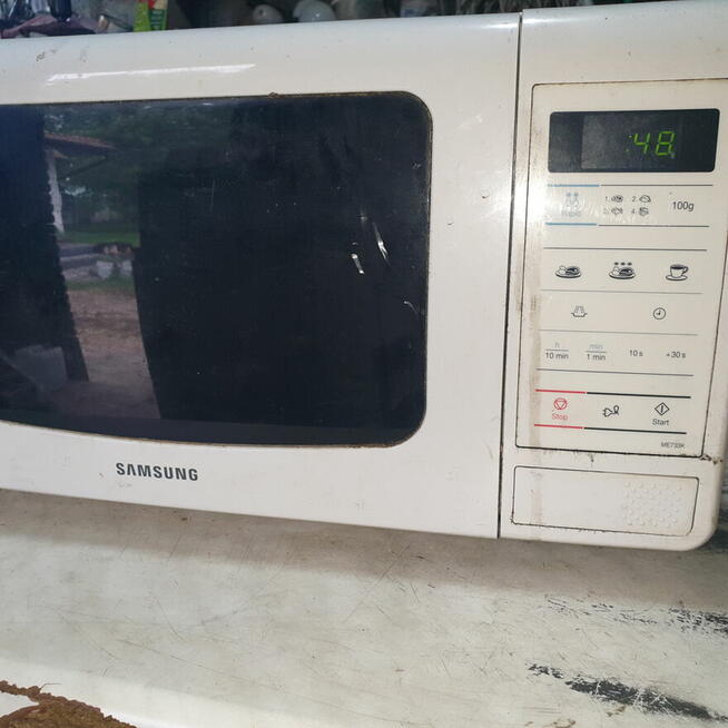 Kuchenka mikrofalowa Samsung ME733K