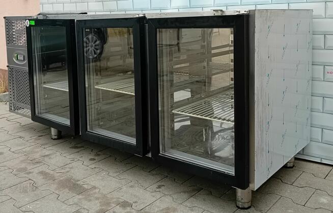 Stół chłodniczy podblatowy przeszklony 3-drzwi 87/24/20