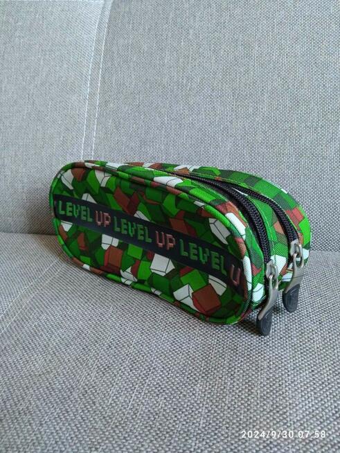 Piórnik szkolny saszetka LOOZZ