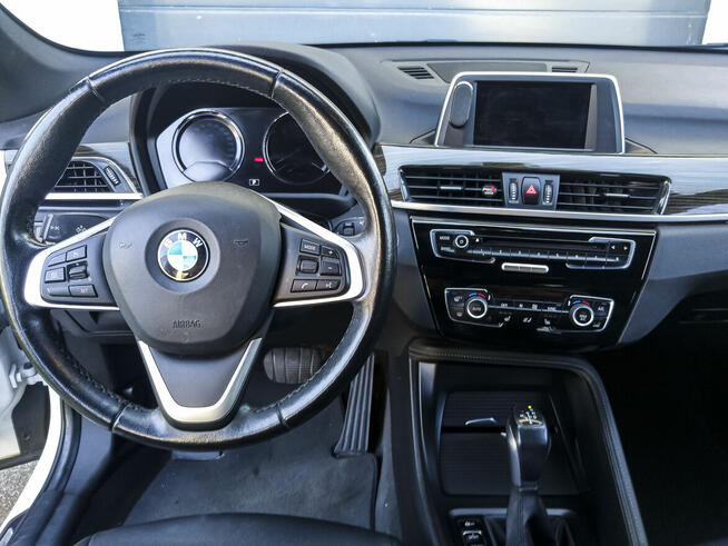 2018 BMW X1 sDrive 28i Biały Żar Mocy na Czterech Kołach