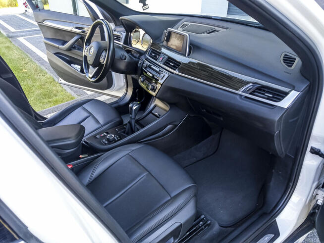 2018 BMW X1 sDrive 28i Biały Żar Mocy na Czterech Kołach